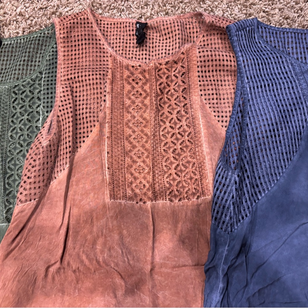 Agnes & Dora Woven Eyelet Tank Bundle - Picture 7 of 10